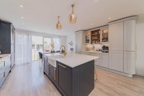 143 Hillside Avenue, Borehamwood, WD6 1HH