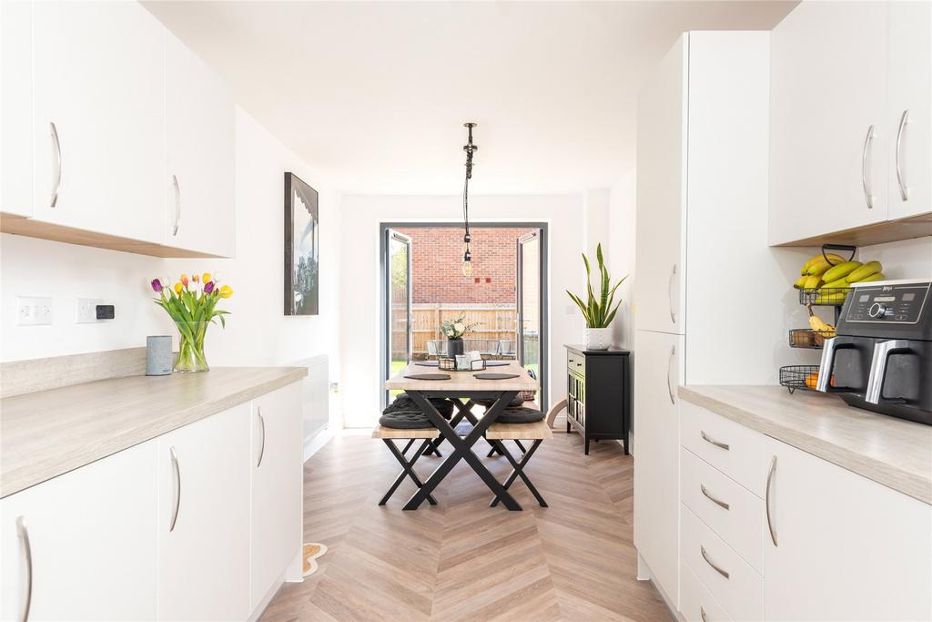 Kitchen/Dining Rm