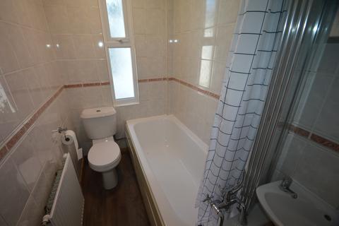 2 bedroom flat to rent, Forest Road, Torquay TQ1