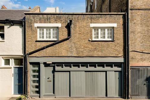 2 bedroom terraced house for sale, Seymour Mews, London W1H