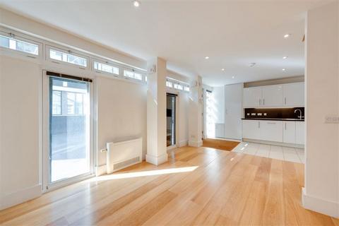 2 bedroom terraced house for sale, Seymour Mews, London W1H