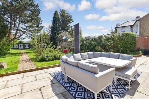 5 bedroom detached house for sale, Pheasant Lane, Maidstone ME15