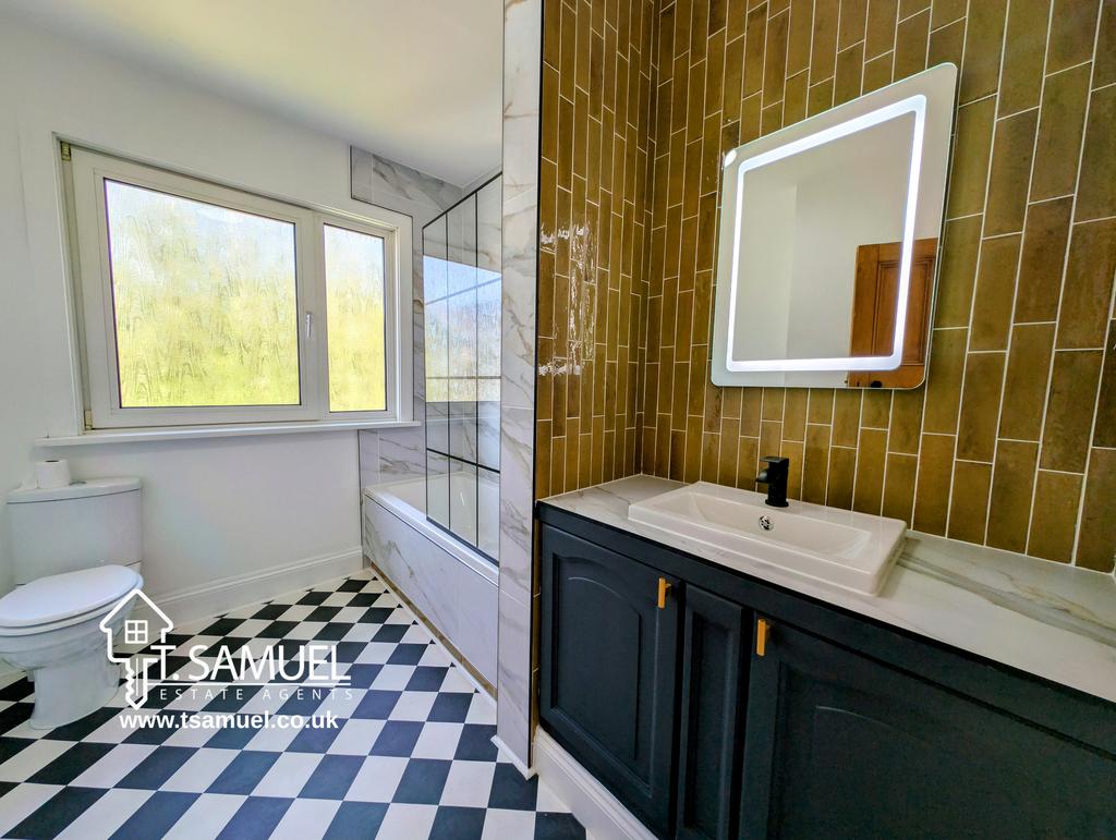 Upstairs bathroom