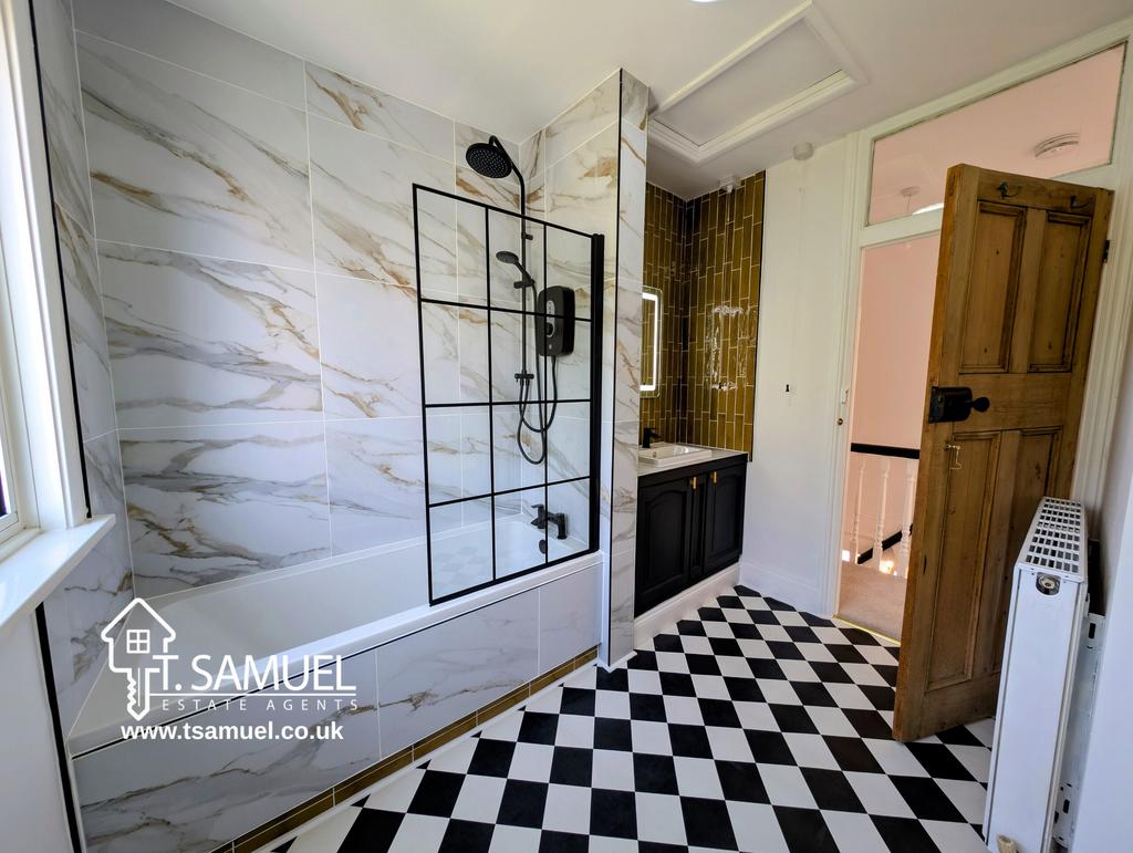 Upstairs bathroom