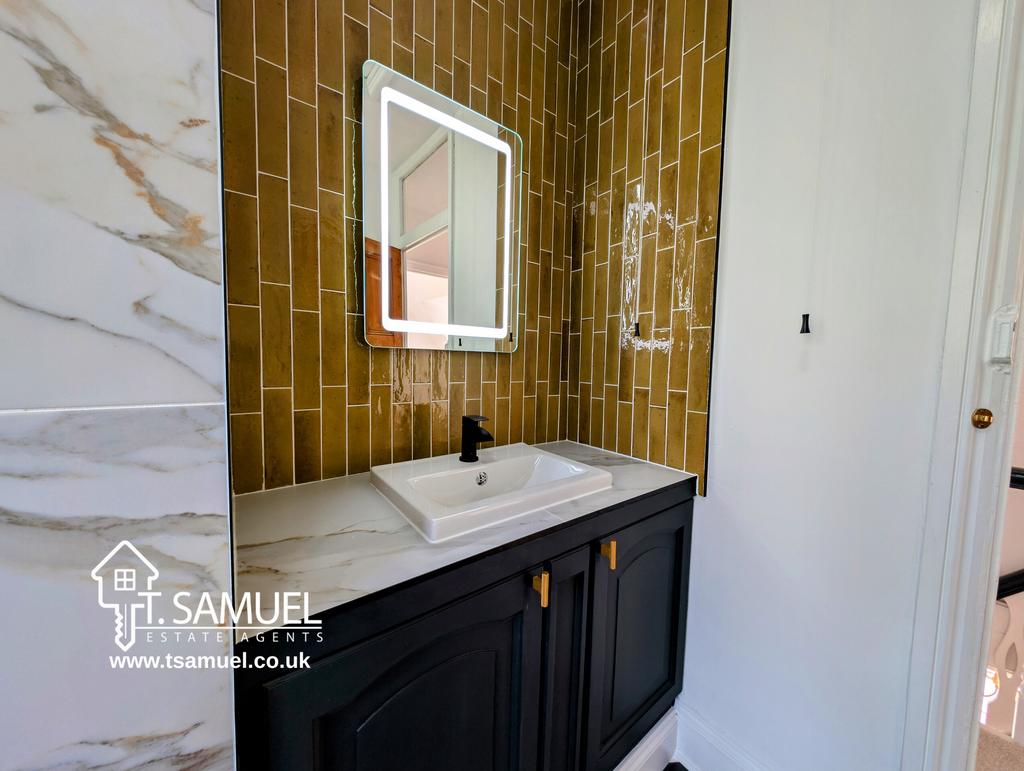Upstairs bathroom