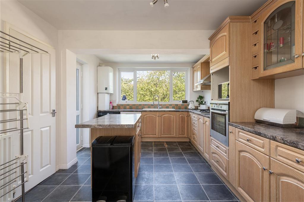 10 Birchfields kitchen1.jpg