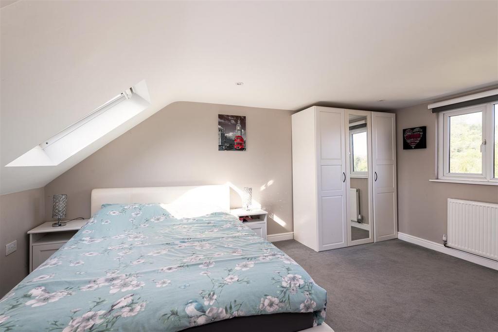 10 Birchfields bedroom4a.jpg