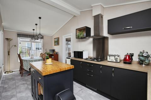2 bedroom park home for sale, Andover, Hampshire, SP11