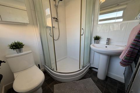 2 bedroom terraced house to rent, Hawthorne Grove, Beeston, NG9 2FG