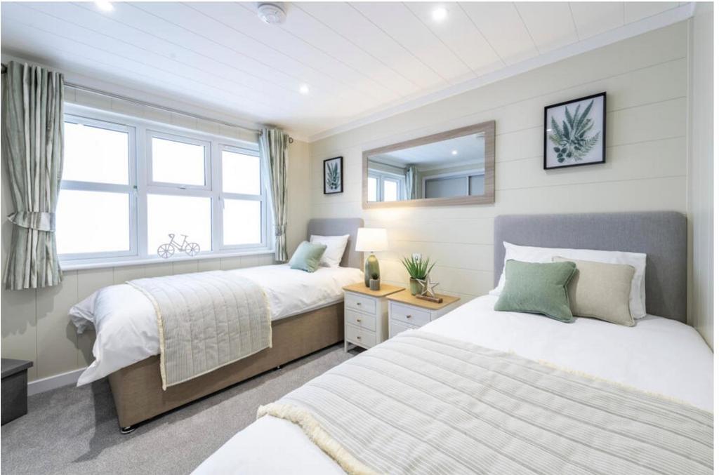 Classic model - twin bedroom.jpg