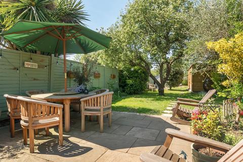 10 Bells Lane, Horton, Slough, SL3 9PW