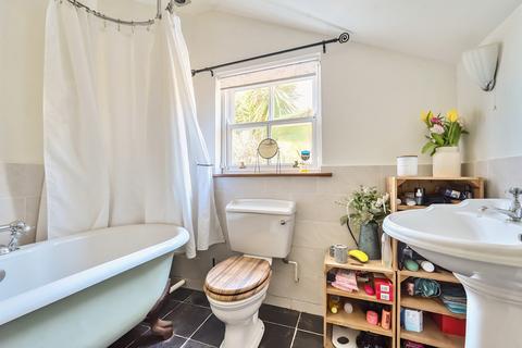 10 Bells Lane, Horton, Slough, SL3 9PW