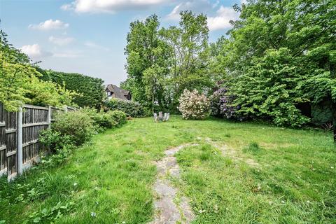 6 Hillview Crescent, Orpington, BR6 0SL