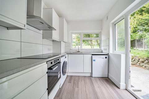 6 Hillview Crescent, Orpington, BR6 0SL