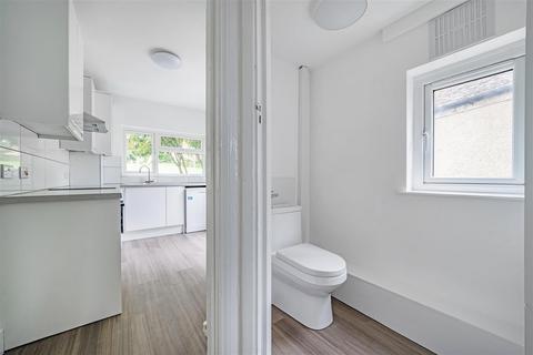 6 Hillview Crescent, Orpington, BR6 0SL