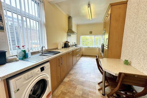 4 bedroom semi-detached house for sale, Windsor Avenue, Whitefield, M45
