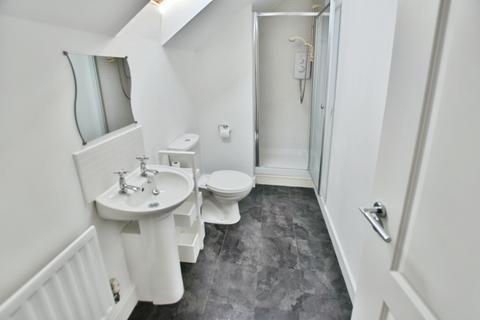 2 bedroom flat to rent, 9 Alma Apartments