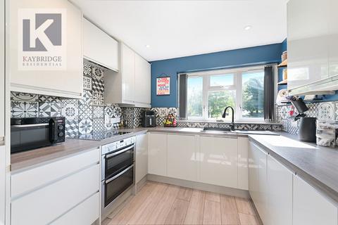 51 Dale View, Headley, Epsom, KT18 6EH