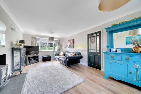 4 bedroom detached house for sale, Kenley Lane, Kenley, CR8 5DE