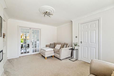 10 Rosedale Close, Cherry Willingham, Lincoln, LN3 4RE