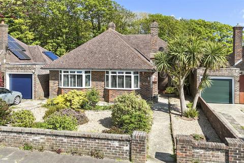 14 Cowdray Close, Goring By Sea, Worthing, BN12 4LQ