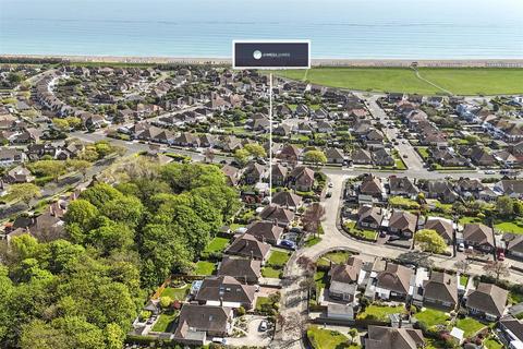 14 Cowdray Close, Goring By Sea, Worthing, BN12 4LQ