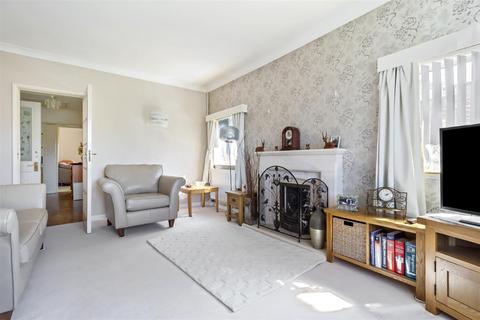 14 Cowdray Close, Goring By Sea, Worthing, BN12 4LQ