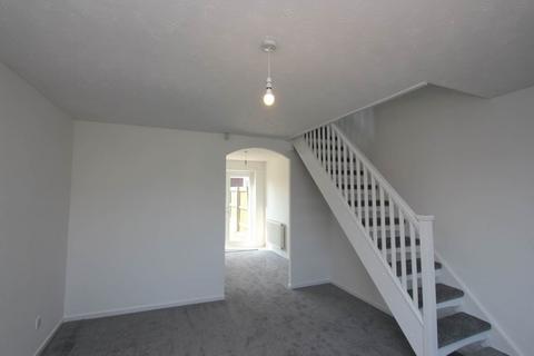 3 bedroom semi-detached house to rent, Purdey Close, Barry, Vale of Glamorgan