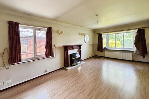 3 bedroom bungalow for sale, Balmfield Crescent, Liversedge, WF15