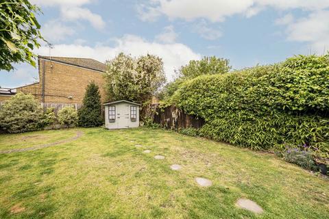 61 Vicarage Road, Sunbury-on-thames, TW16 7QD