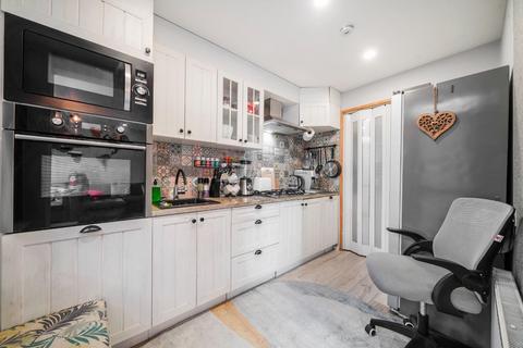 122 Reedham Close, London, N17 9PU