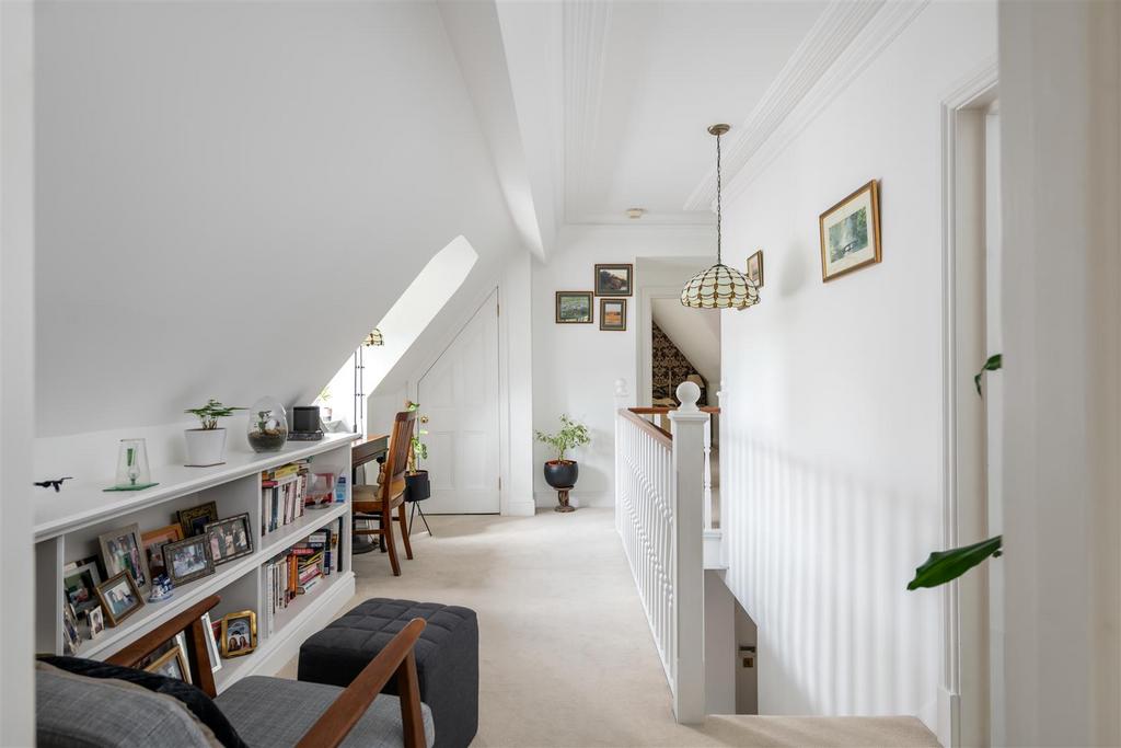 10 Herontye House internals more1.jpg