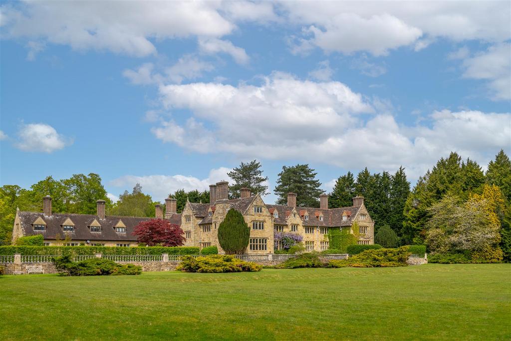 S10 Herontye House externals-23 SKY.jpg