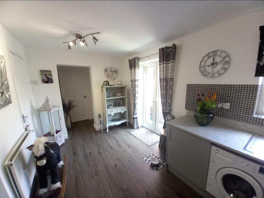 Dining kitchen