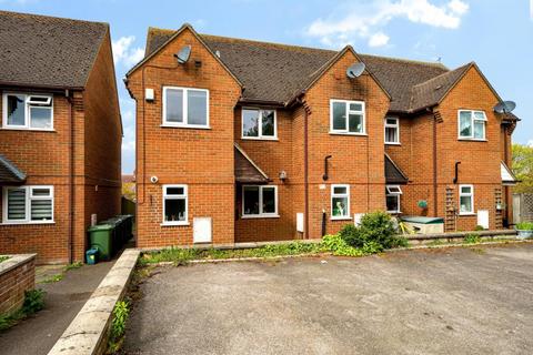 28 Fleetwood Way, Thame, OX9 3DF