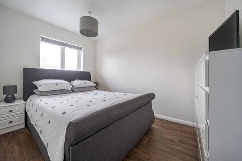 28 Fleetwood Way, Thame, OX9 3DF