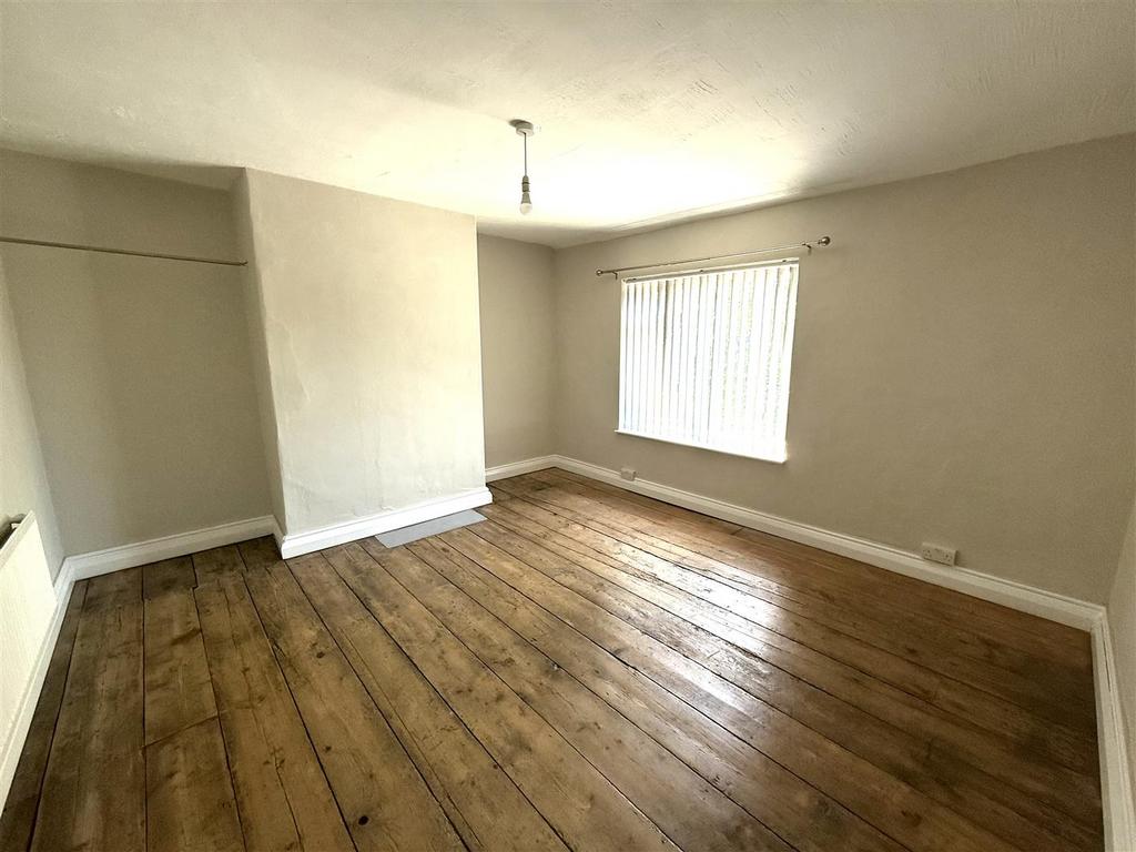 85 armitage bed.jpeg