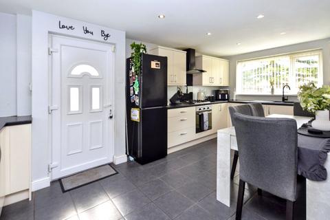 57 Thorntree Avenue, Crofton, Wakefield, WF4 1NT