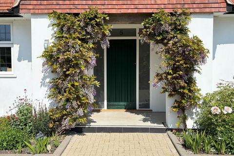 5 Styles Way, Beckenham, BR3 3AJ