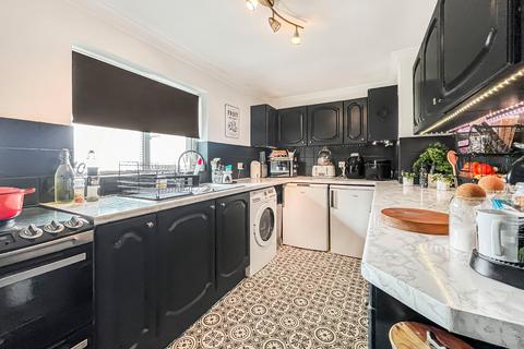 2 bedroom flat for sale, Sutton Field, Whitehill, Bordon, Hampshire