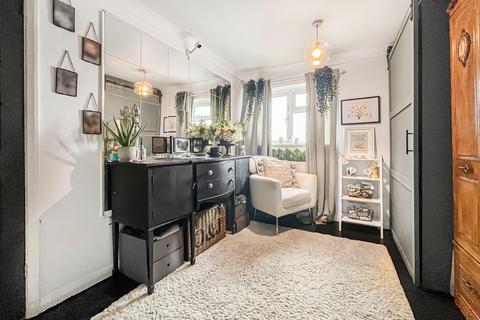2 bedroom flat for sale, Sutton Field, Whitehill, Bordon, Hampshire