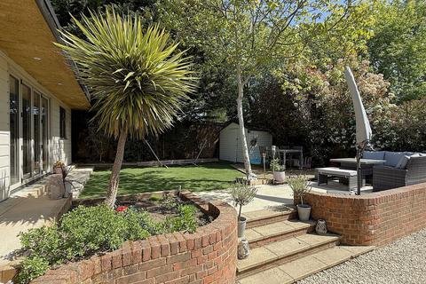 3 bedroom semi-detached house for sale, Rosebery Avenue, Hythe, SO45