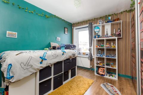 16 Firth Crescent, Auchendinny, Penicuik, EH26 0RA