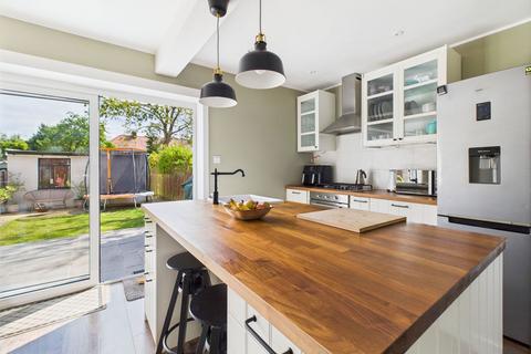 84 Cranleigh Road, Worthing, BN14 7QR