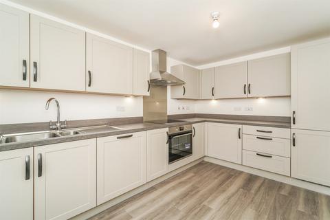 4 bedroom semi-detached house to rent, Nuneaton CV10