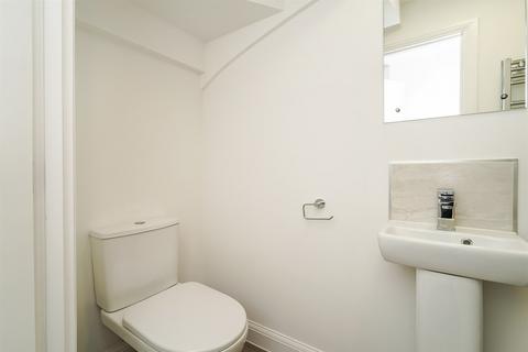 4 bedroom semi-detached house to rent, Nuneaton CV10