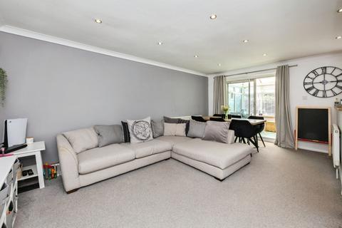 89 Cedar Crescent, St Marys Bay, Romney Marsh, TN29 0XJ