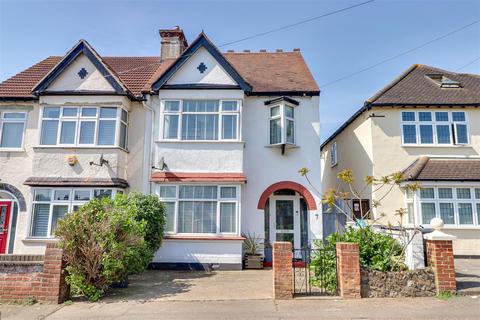 7 Cleveland Drive, Westcliff-on-sea, SS0 0SU