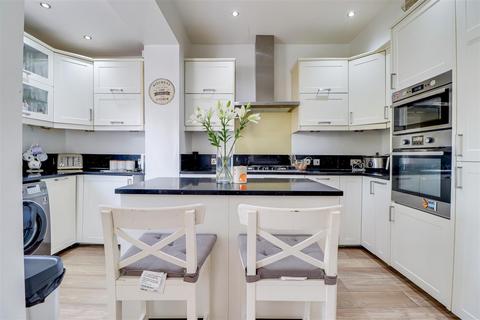 7 Cleveland Drive, Westcliff-on-sea, SS0 0SU