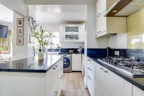 7 Cleveland Drive, Westcliff-on-sea, SS0 0SU